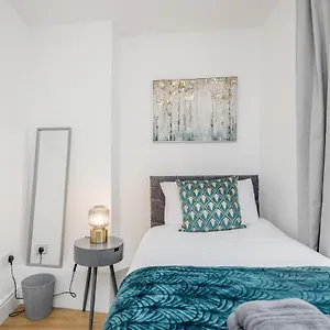 https://spotless-contractor-apartment-flexible-cancellation.brighton-hotels-england.com